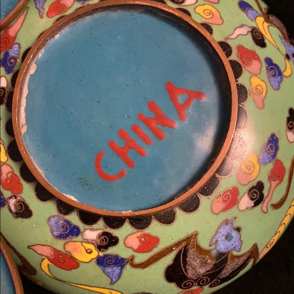 Pair of small cloisonné covered jars on copper. - Picture 6 of 8